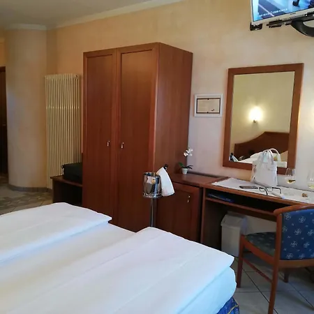 Giardino Hotell 3*